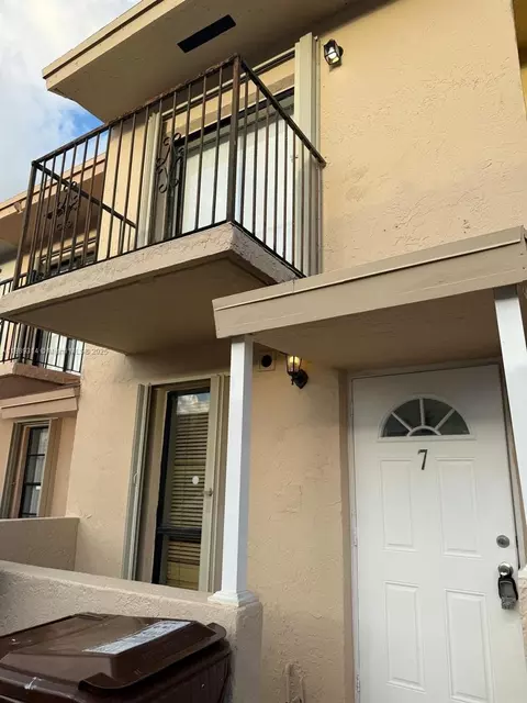 2310 W 60th St #7-G, Hialeah, FL 33016
