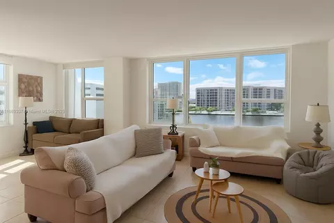 3505 S Ocean Dr #601, Hollywood, FL 33019