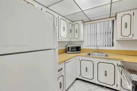 13500 NE 3rd Ct #419, North Miami, FL 33161