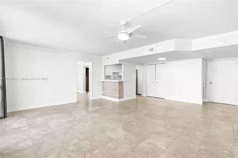 16565 NE 26th Ave #6C, North Miami Beach, FL 33160