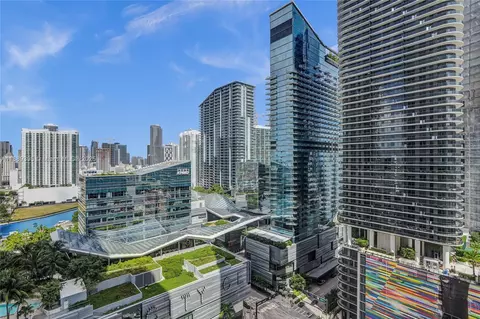 55 SW 9th St #2201, Miami, FL 33130