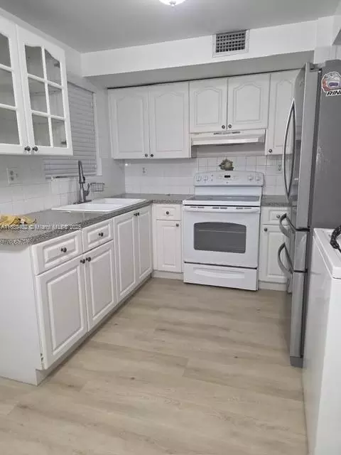 1701 W 42nd Pl #65, Hialeah, FL 33012