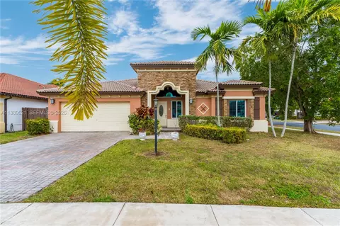 3591 NE 10th Dr, Homestead, FL 33033