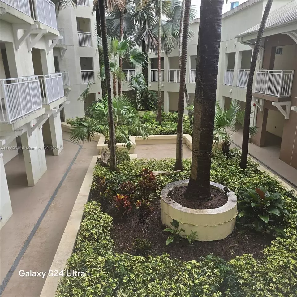 Exterior - 7280 SW 90th St #301, Miami, FL 33156 photo 6 of 6