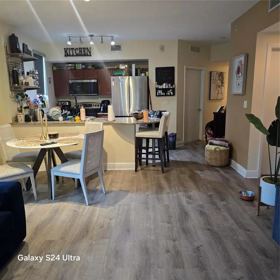 Kitchen - 7280 SW 90th St #301, Miami, FL 33156 photo 1 of 2
