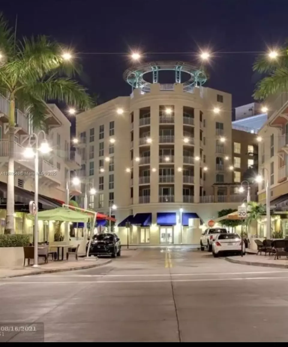 Exterior - 7280 SW 90th St #301, Miami, FL 33156 photo 2 of 6