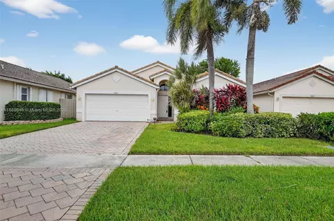8895 Harrods Dr, Boca Raton, FL 33433