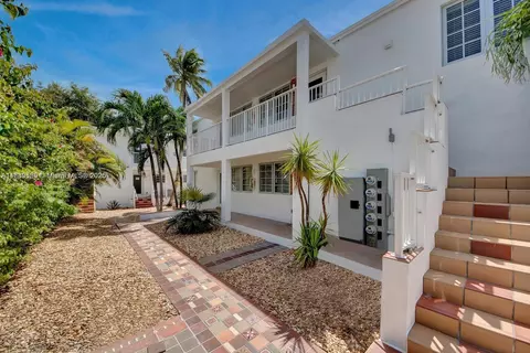 570 NE 68th St, Miami, FL 33138 photo 1