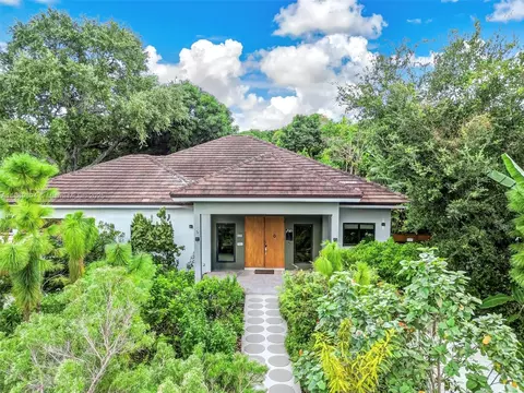 1320 NE 138th St, North Miami, FL 33161