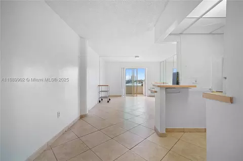 7904 West Dr #405, North Bay Village, FL 33141