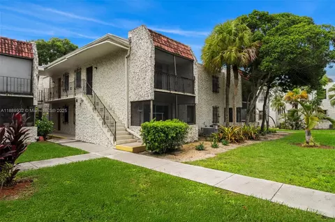 8701 SW 141st St #A7, Palmetto Bay, FL 33176