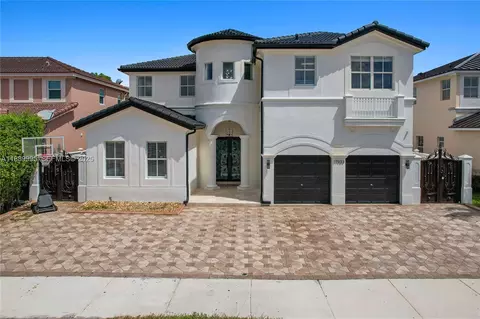 17933 NW 87th Pl, Hialeah, FL 33018