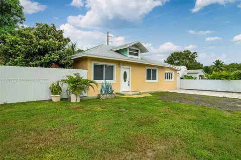 521 S Florida Mango Rd, West Palm Beach, FL 33406