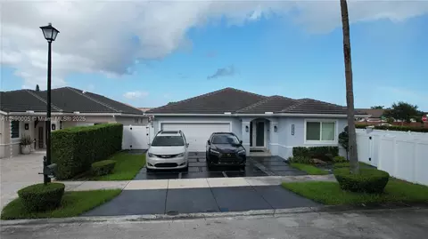 14562 NW 88th Pl, Miami Lakes, FL 33018