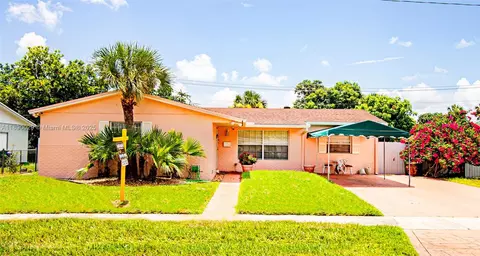 2270 NW 196th Ter, Miami Gardens, FL 33056