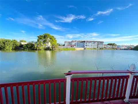 View/Area - 1320 W 71st St, Hialeah, FL 33014 photo 4 of 5