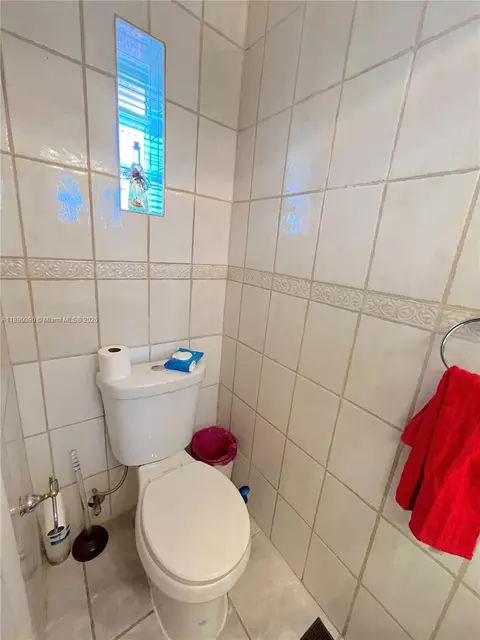 Bath - 1320 W 71st St, Hialeah, FL 33014 photo 1 of 6