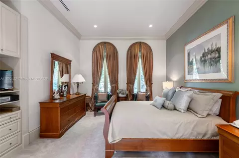 Bedroom - 5785 SW 96th St, Pinecrest, FL 33156 photo 2 of 3