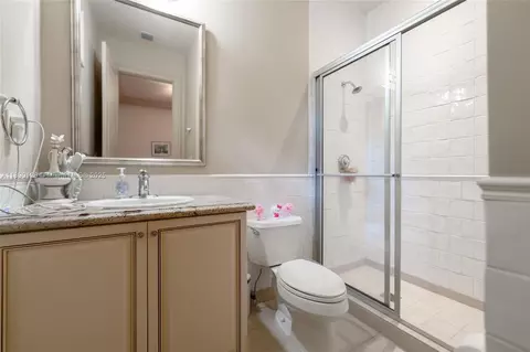 Bath - 5785 SW 96th St, Pinecrest, FL 33156 photo 4 of 6