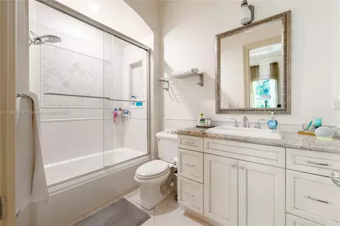 Bath - 5785 SW 96th St, Pinecrest, FL 33156 photo 3 of 6