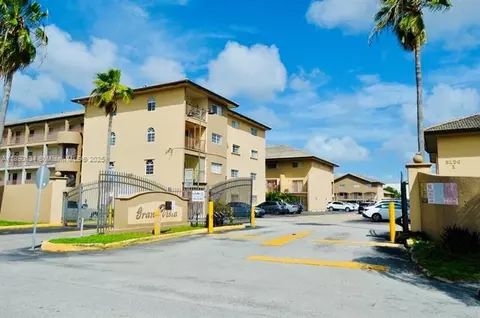 8851 NW 119th St #6117, Hialeah Gardens, FL 33018