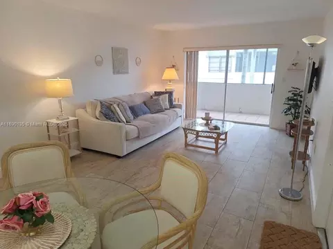 7923 SW 104th St #114F, Miami, FL 33156