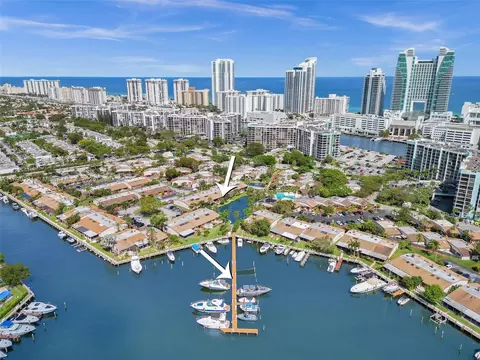 2667 S Parkview Dr, Hallandale Beach, FL 33009