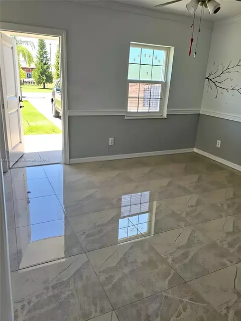 1698 NE 182nd St, North Miami Beach, FL 33162