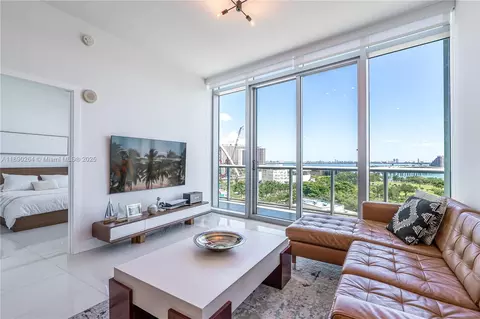 888 Biscayne Blvd #1210, Miami, FL 33132