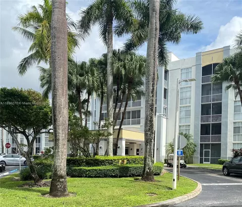 9725 NW 52nd St #522, Doral, FL 33178