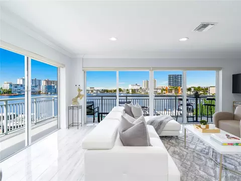120 Golden Isles Dr #31B, Hallandale Beach, FL 33009