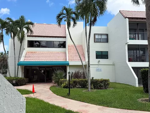 301 Racquet Club Rd #203, Weston, FL 33326