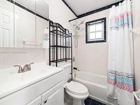 Bath - 911 E 14th Pl, Hialeah, FL 33010 photo 1 of 3