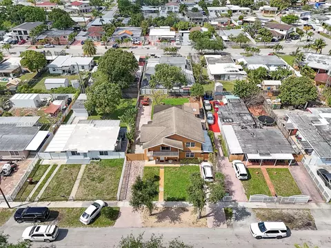 View/Area - 911 E 14th Pl, Hialeah, FL 33010 photo 1 of 5