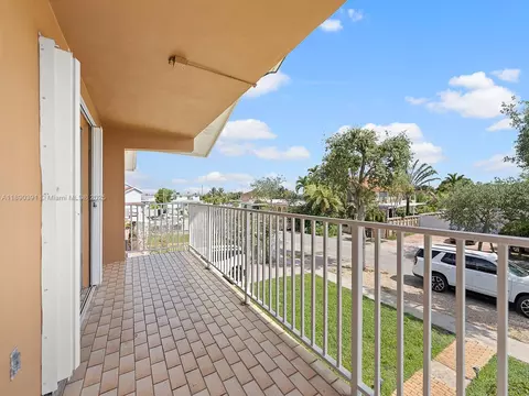 Exterior - 911 E 14th Pl, Hialeah, FL 33010 photo 9 of 10