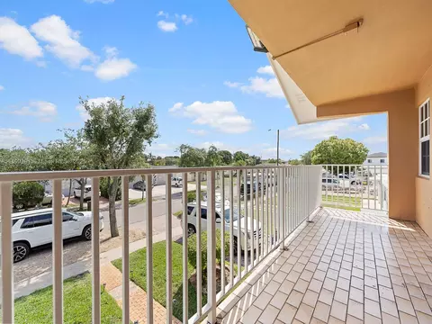 Exterior - 911 E 14th Pl, Hialeah, FL 33010 photo 8 of 10