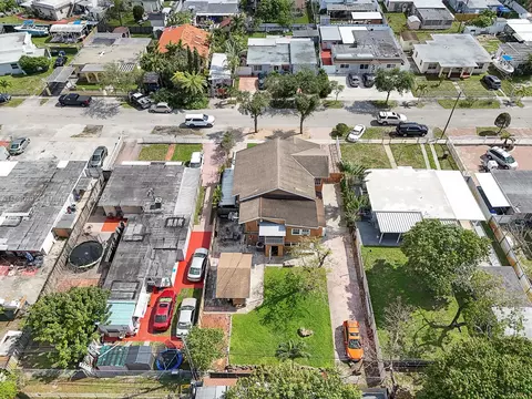 View/Area - 911 E 14th Pl, Hialeah, FL 33010 photo 3 of 5