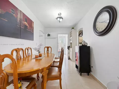 Dining - 911 E 14th Pl, Hialeah, FL 33010 photo 2 of 2
