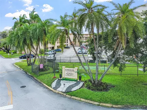 8895 Fontainebleau Blvd #107, Miami, FL 33172
