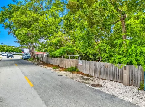 1032 Snapper Ln, Key Largo, FL 33037