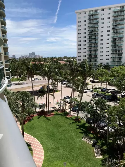 19390 Collins Ave #502, Sunny Isles Beach, FL 33160