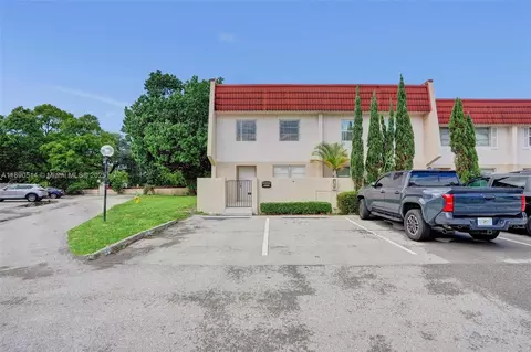 4026 Inverrary Dr #8A, Lauderhill, FL 33319