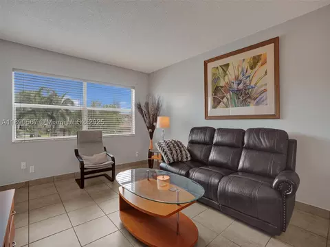 3506 NW 49th Ave #508, Lauderdale Lakes, FL 33319