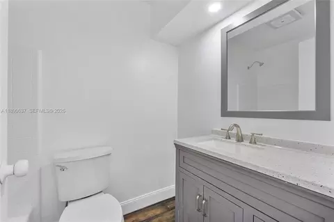 Bath - 2261 Utopia Dr, Miramar, FL 33023 photo 1 of 3