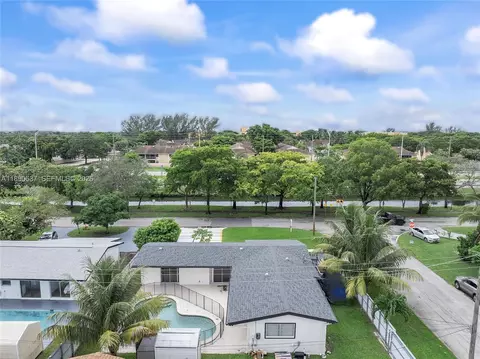 View/Area - 2261 Utopia Dr, Miramar, FL 33023 photo 5 of 8