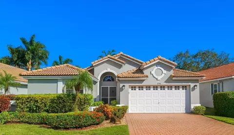 9755 Harbour Lake Cir, Boynton Beach, FL 33437