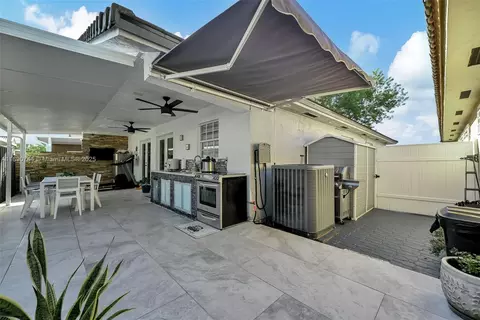 3135 W 72nd Ter, Hialeah, FL 33018 photo 47