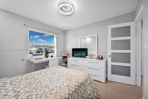 3135 W 72nd Ter, Hialeah, FL 33018 photo 37