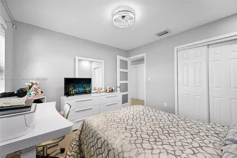 3135 W 72nd Ter, Hialeah, FL 33018 photo 39