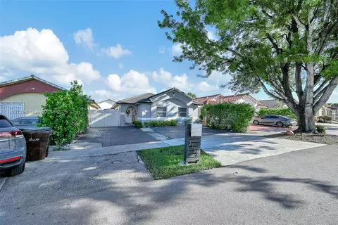 3135 W 72nd Ter, Hialeah, FL 33018